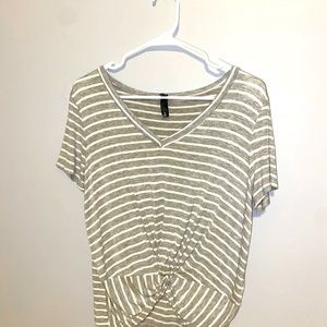 cute striped tee!! with twist in the front!
